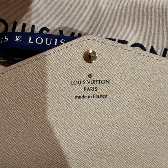 LOUIS VUITTON AZUR DAMIER SARAH WALLET LONG - Picture 10 of 11